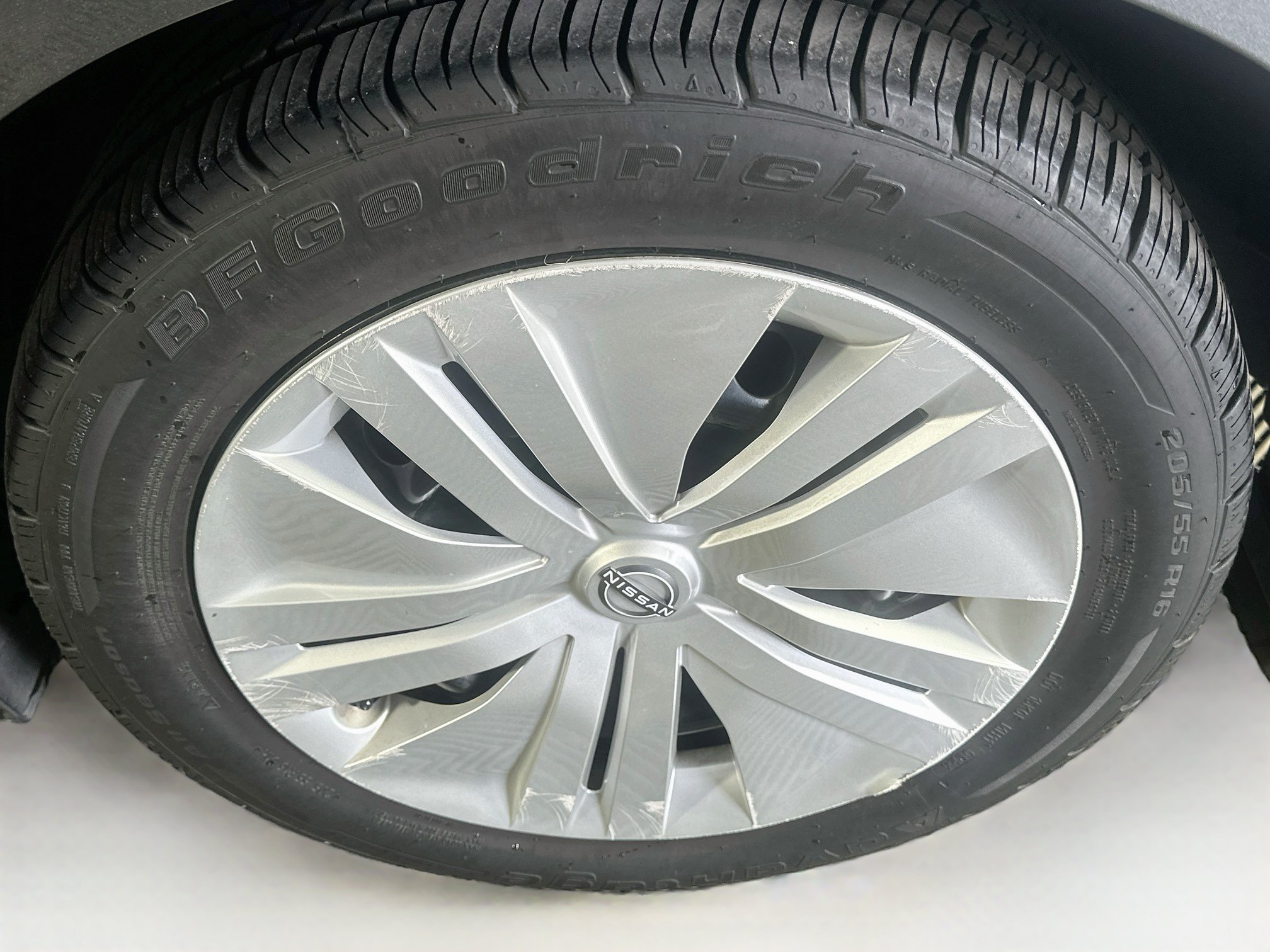 Used 2023 Nissan Leaf S FWD image 11