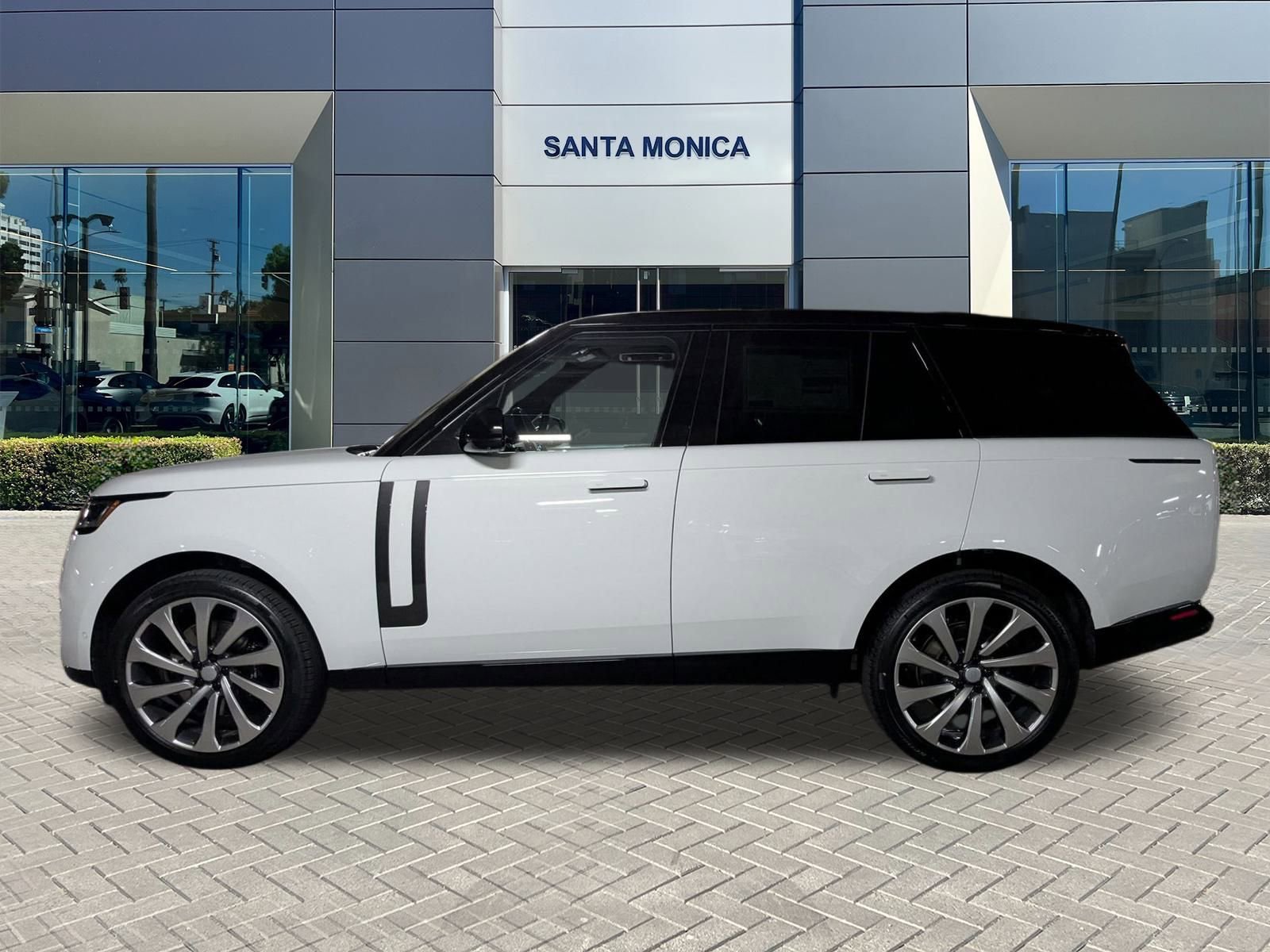 New 2025 Land Rover Range Rover SE image 5