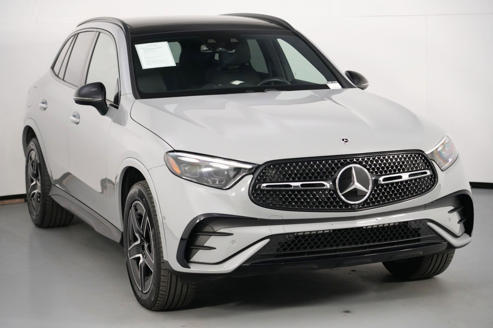 Used 2025 Mercedes-Benz GLC 300 4MATIC w/ AMG Line image 57