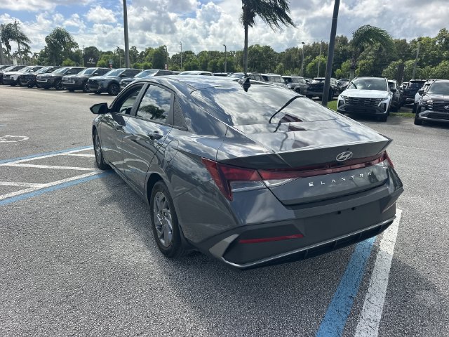 Certified 2024 Hyundai Elantra SEL FWD image 8