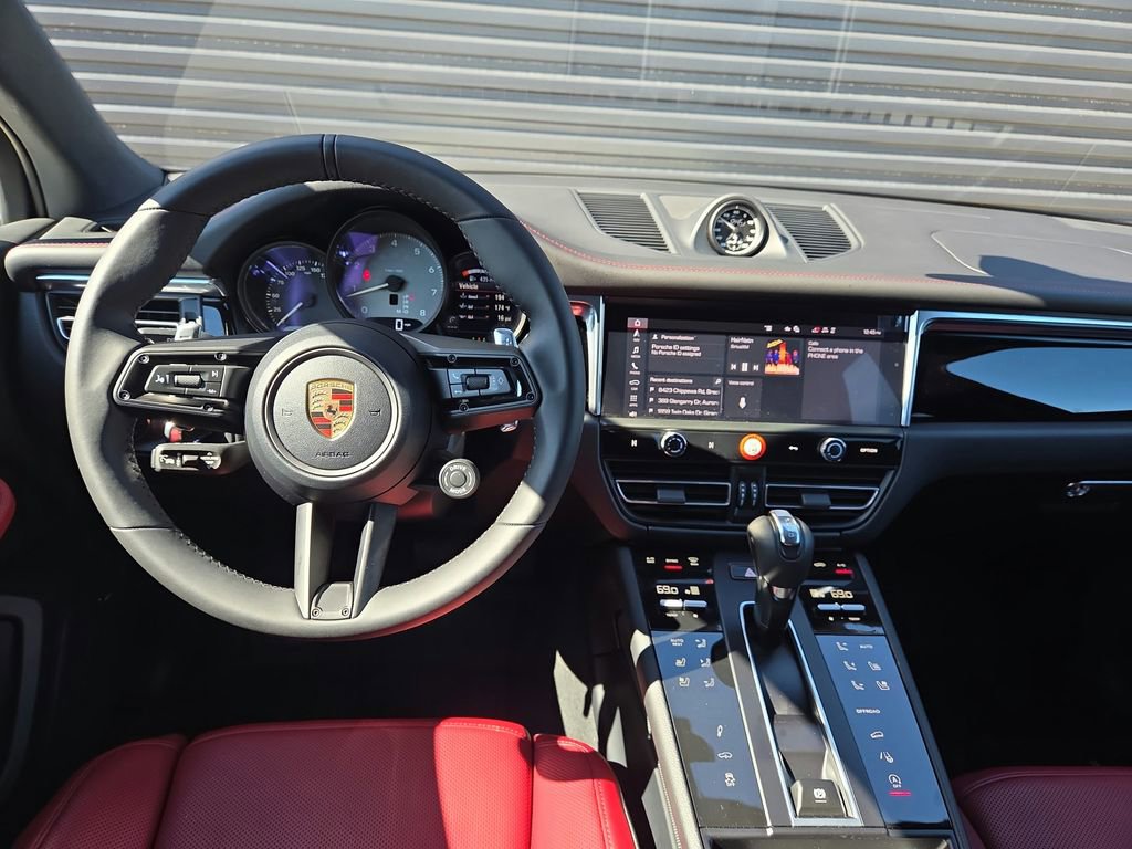 Certified 2025 Porsche Macan S image 8