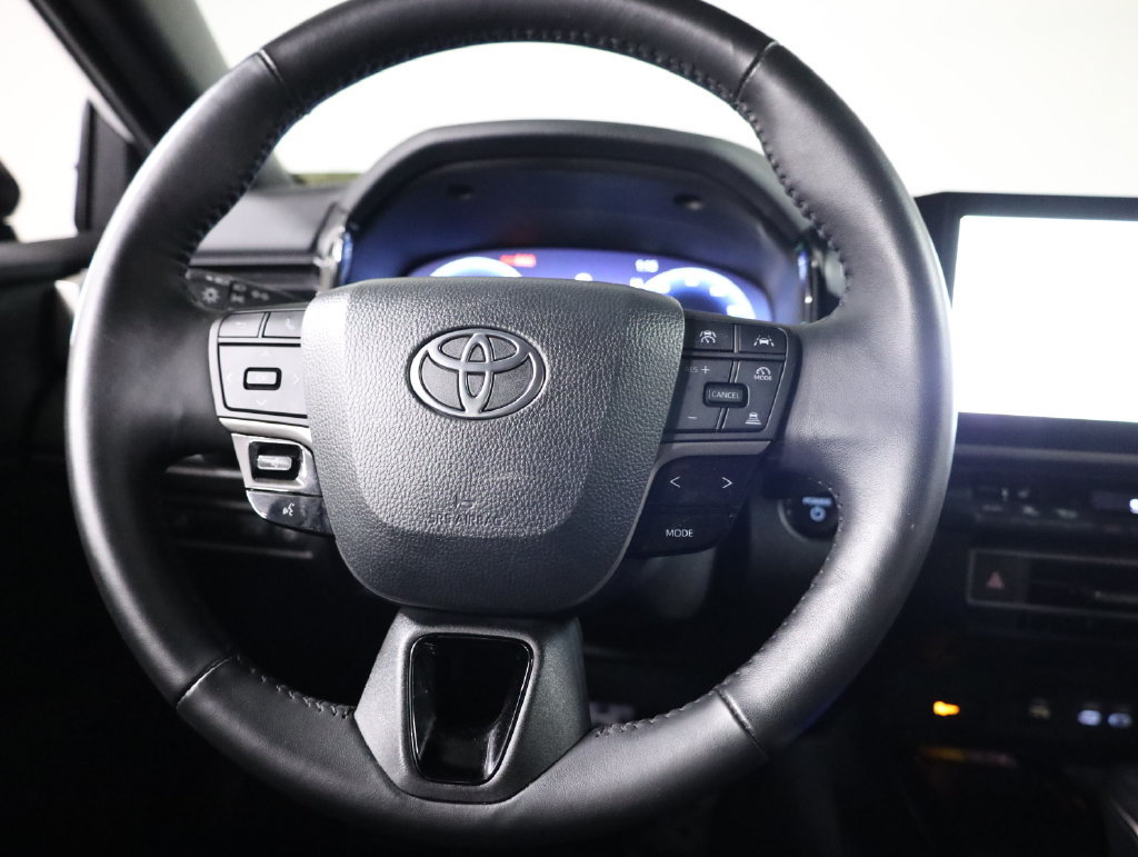 Used 2025 Toyota Camry XSE FWD image 39