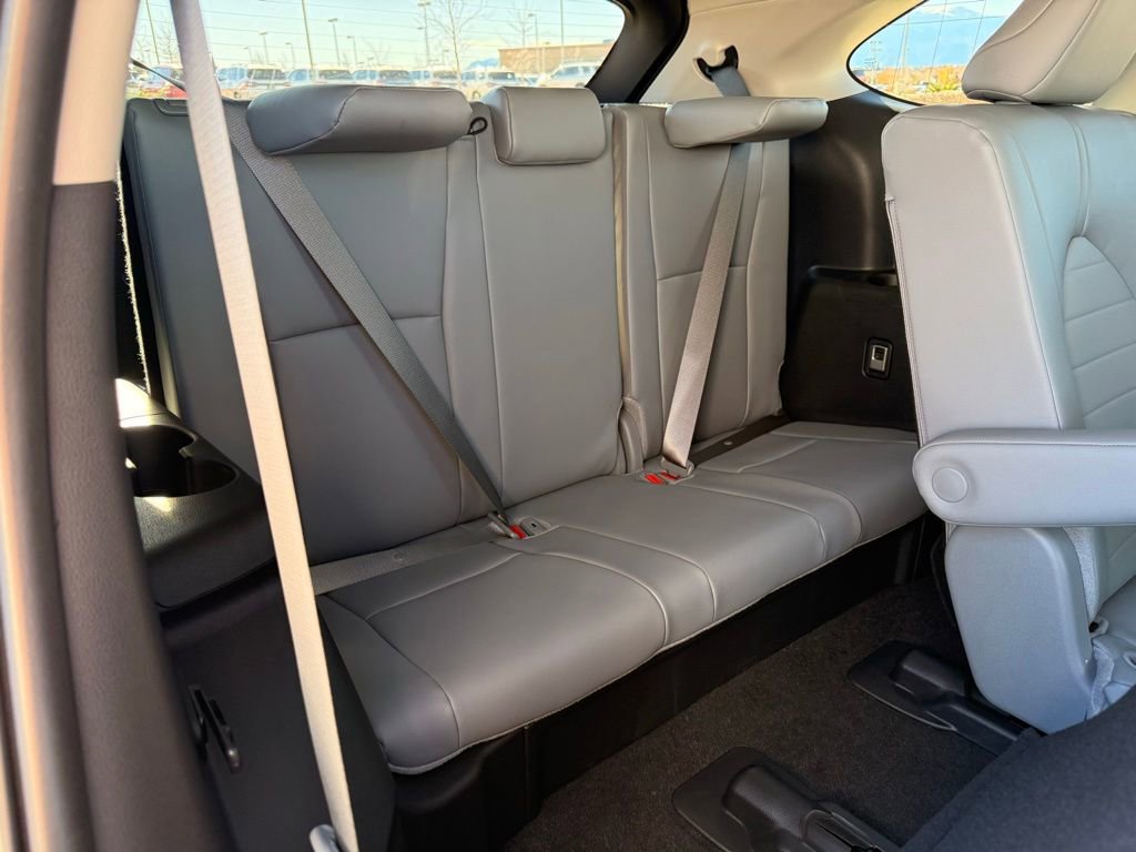 Used 2026 Toyota Highlander XLE image 28