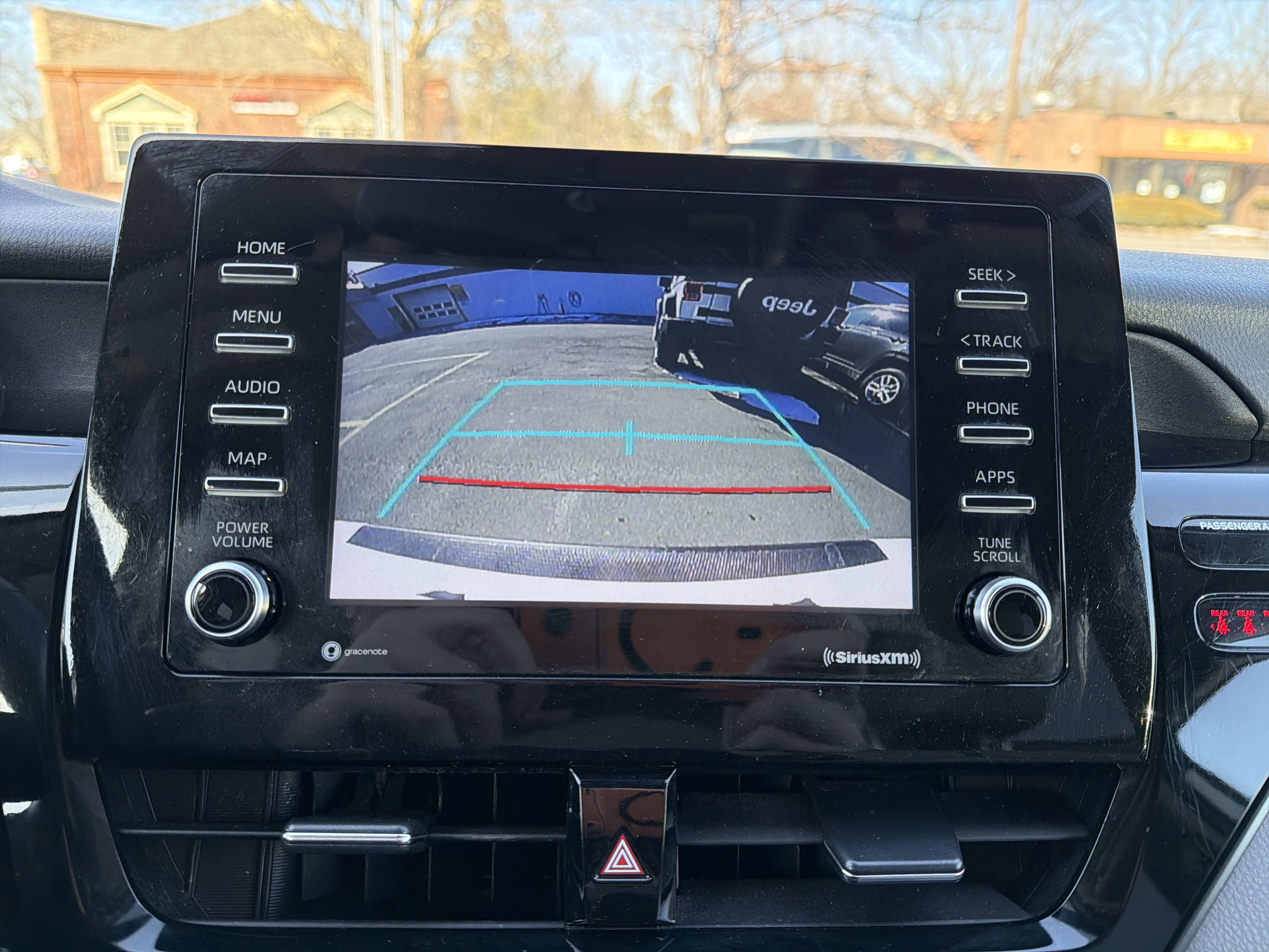 Used 2023 Toyota Camry SE image 19