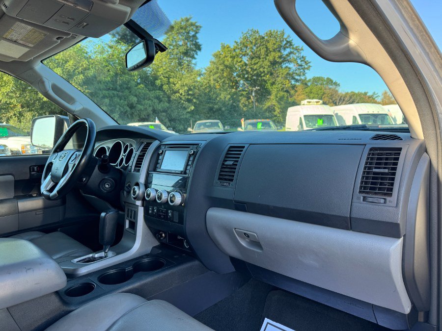 Used 2014 Toyota Sequoia SR5 AWD/4WD image 20