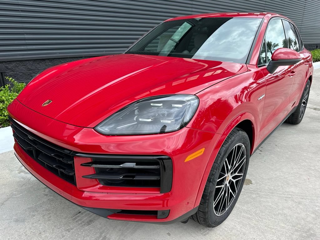Certified 2025 Porsche Cayenne E-Hybrid AWD/4WD image 6
