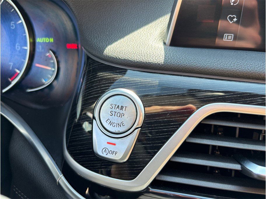 Used 2018 BMW 750i 750i Sedan 4D image 32