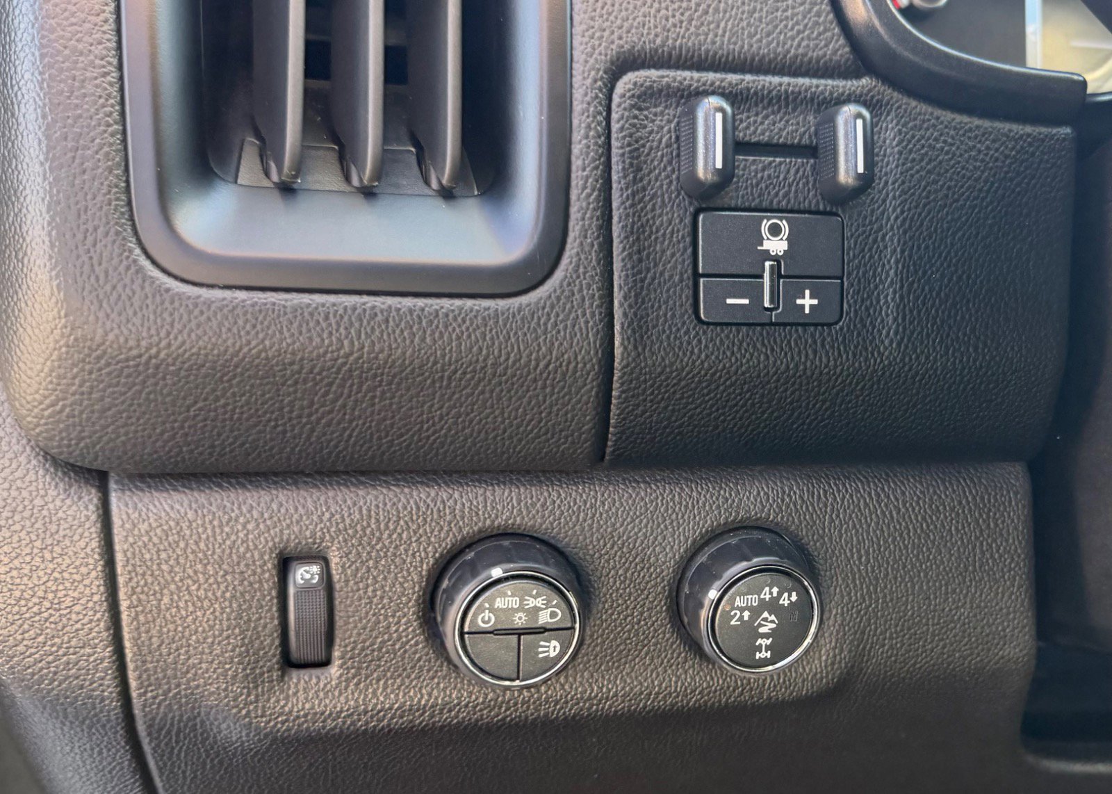 Used 2018 Chevrolet Colorado ZR2 image 23