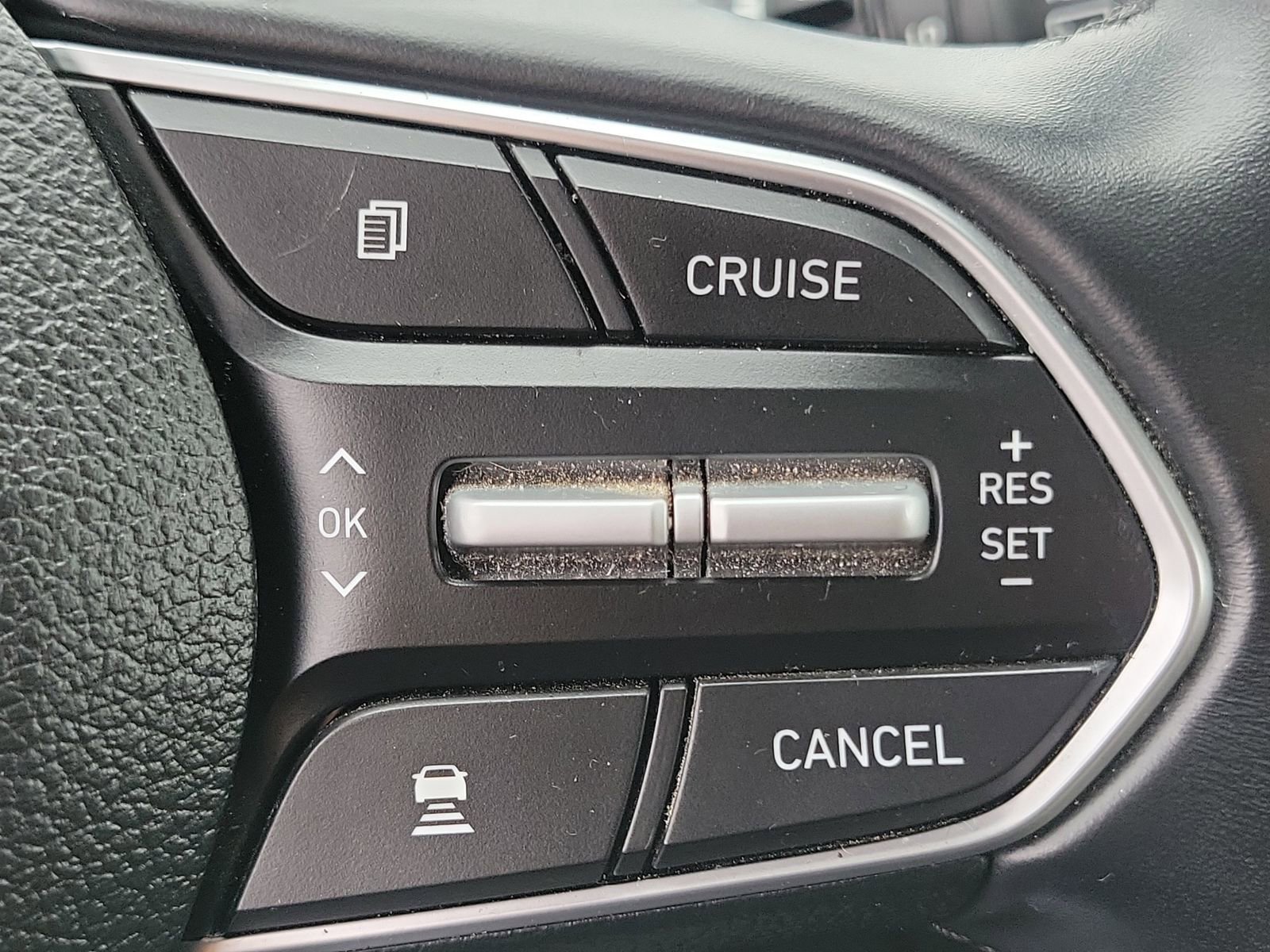 Used 2020 Hyundai Santa Fe Limited FWD image 9