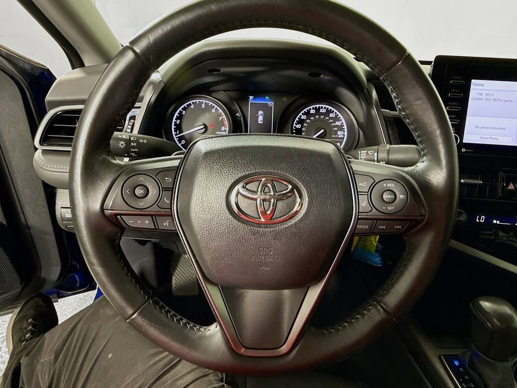 Used 2024 Toyota Camry SE image 11