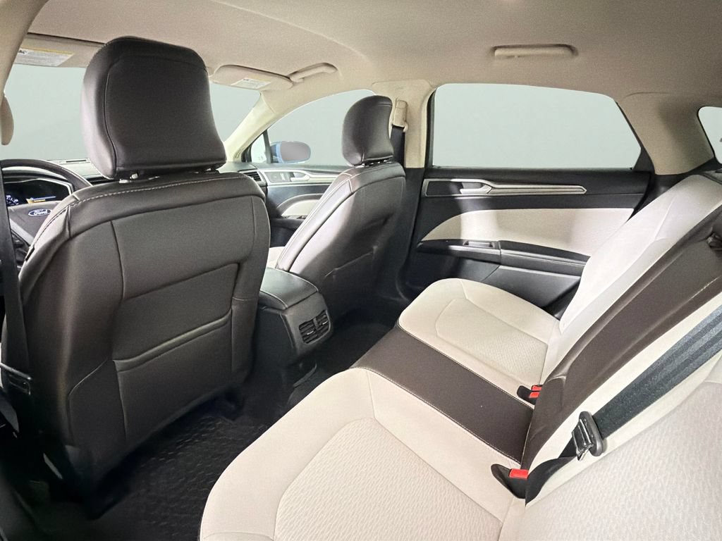 Used 2019 Ford Fusion SE w/ Equipment Group 151A FWD image 27