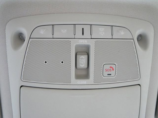 Used 2017 Nissan Rogue SL w/ SL Premium Package image 25