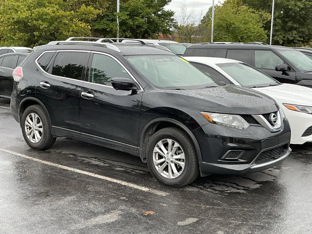 Used 2016 Nissan Rogue SV w/ SV Premium Package