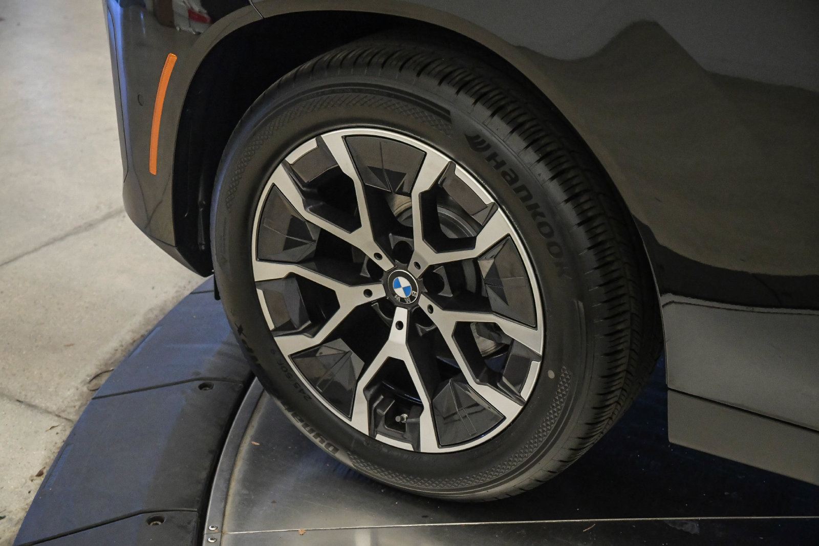 Used 2026 BMW X3 xDrive30i w/ Premium Package AWD/4WD image 9