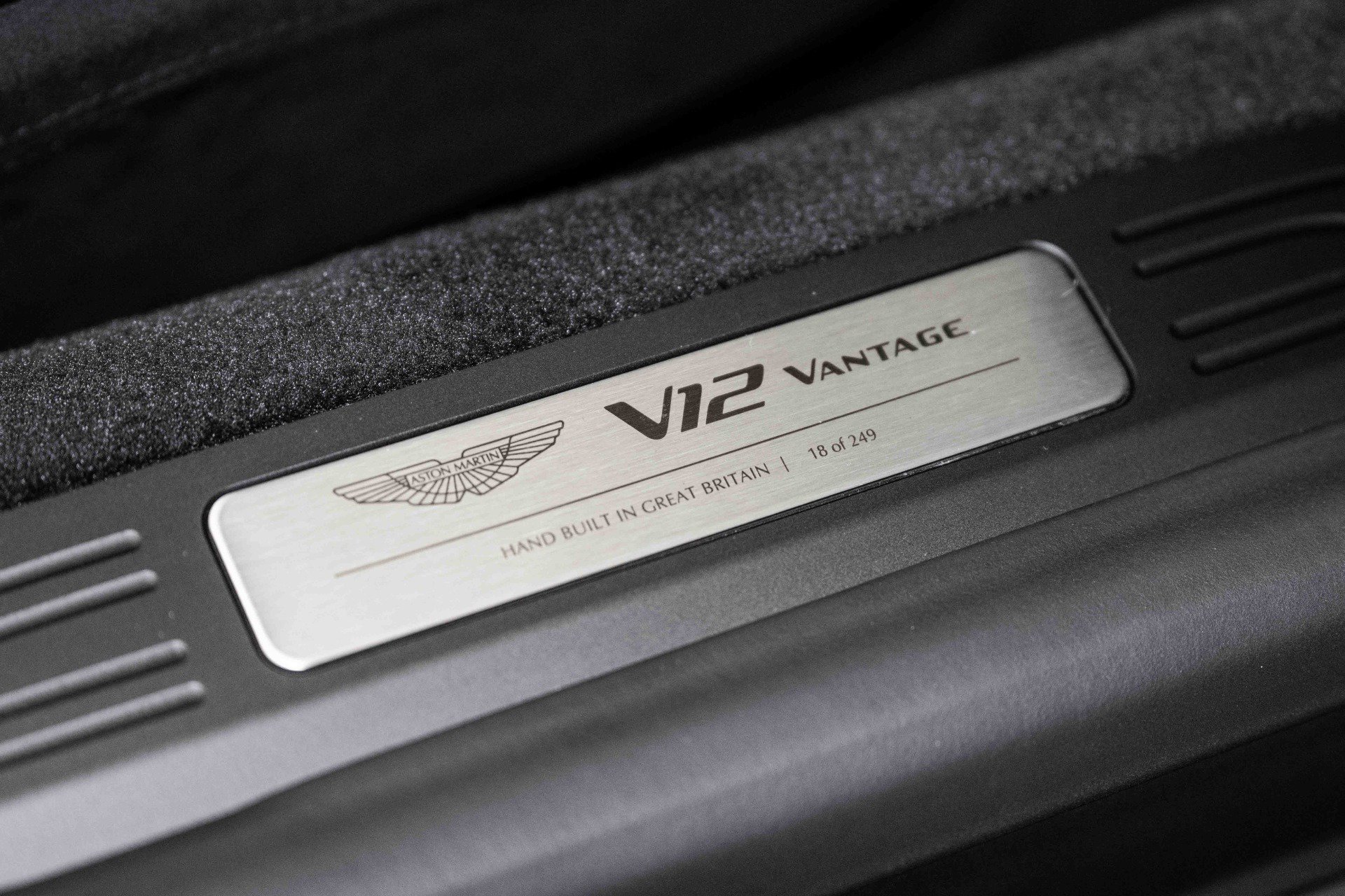 Used 2023 Aston Martin V12 Vantage Roadster image 31
