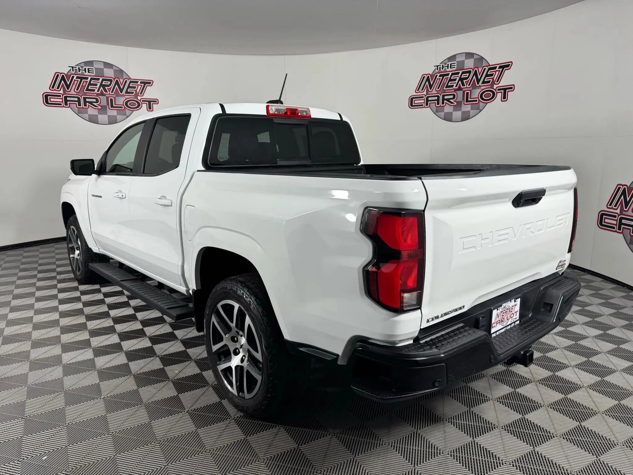 Used 2023 Chevrolet Colorado Z71 w/ Z71 Convenience Package 2 image 5