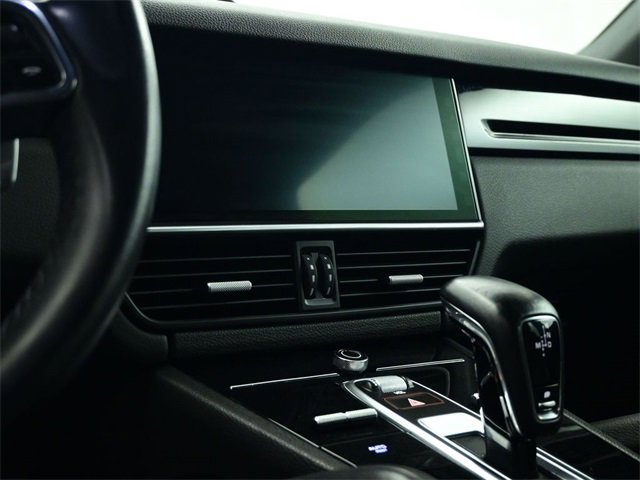 Used 2020 Porsche Cayenne S image 28