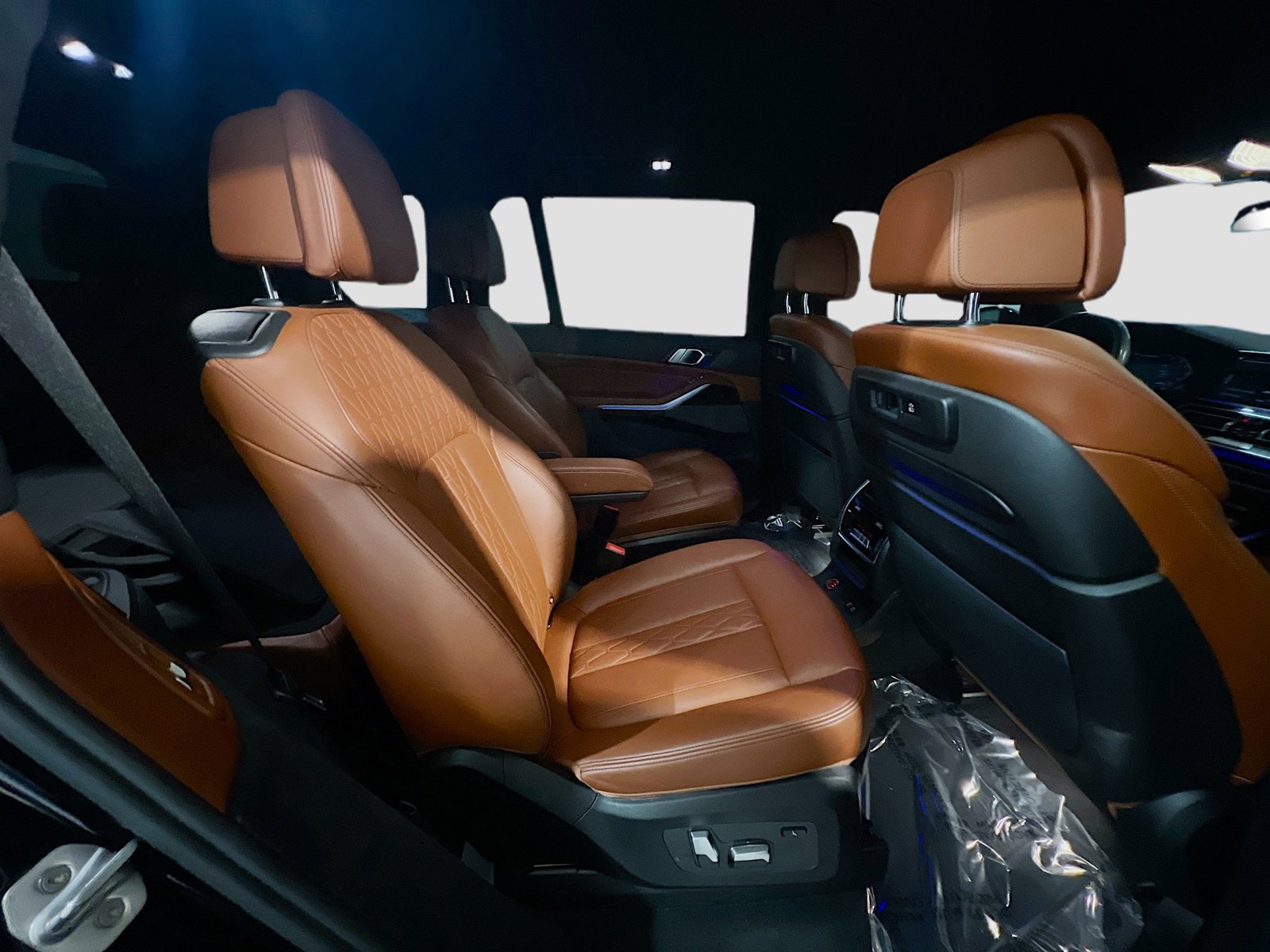 Used 2020 BMW X7 M50i w/ Executive Package image 22