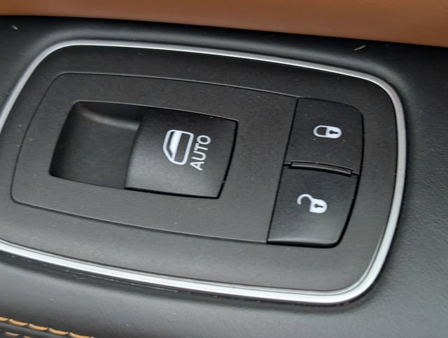 Used 2023 RAM 1500 Limited AWD/4WD image 36