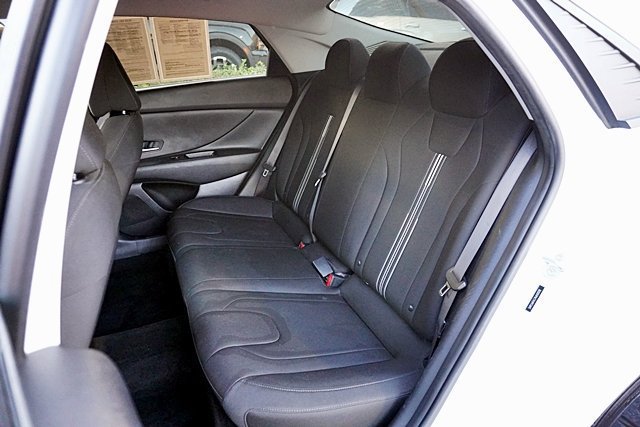 Used 2021 Hyundai Elantra SEL FWD image 24