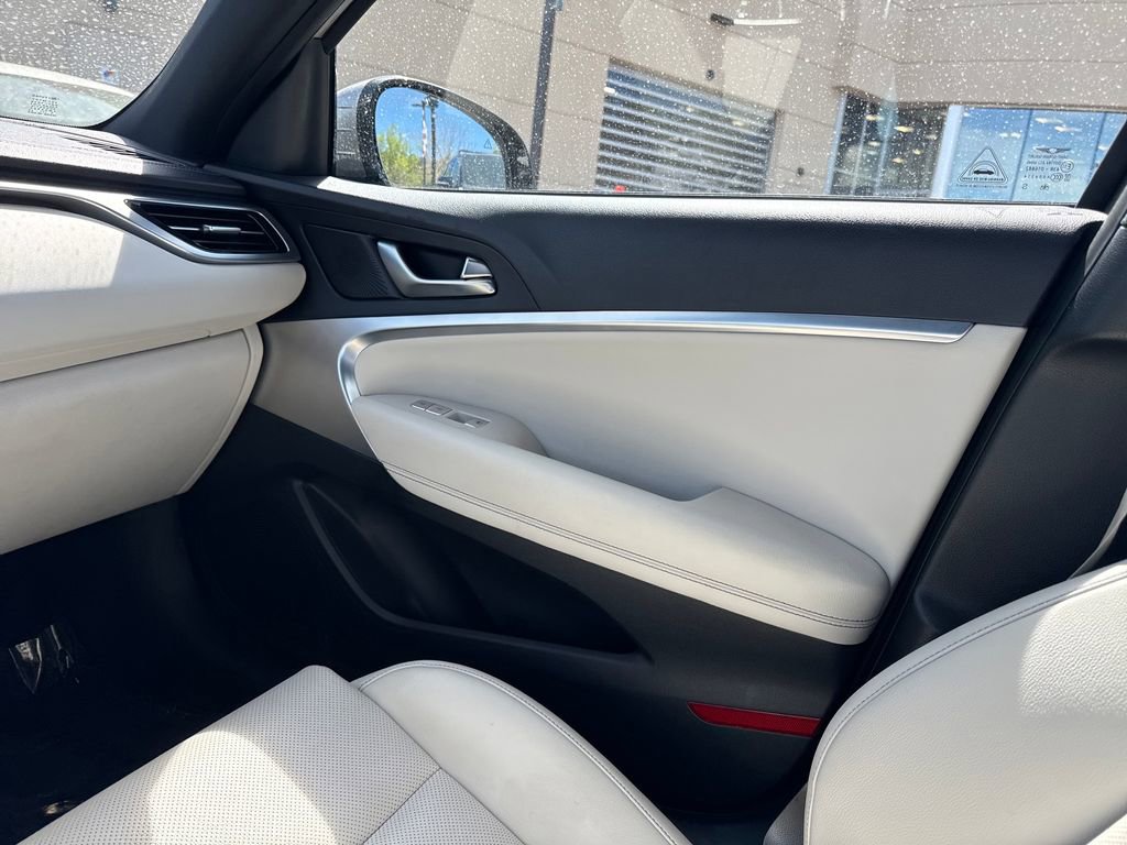 Used 2024 Genesis G70 2.5T image 29