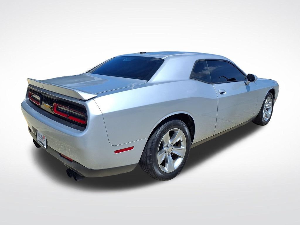 Used 2021 Dodge Challenger SXT RWD image 7