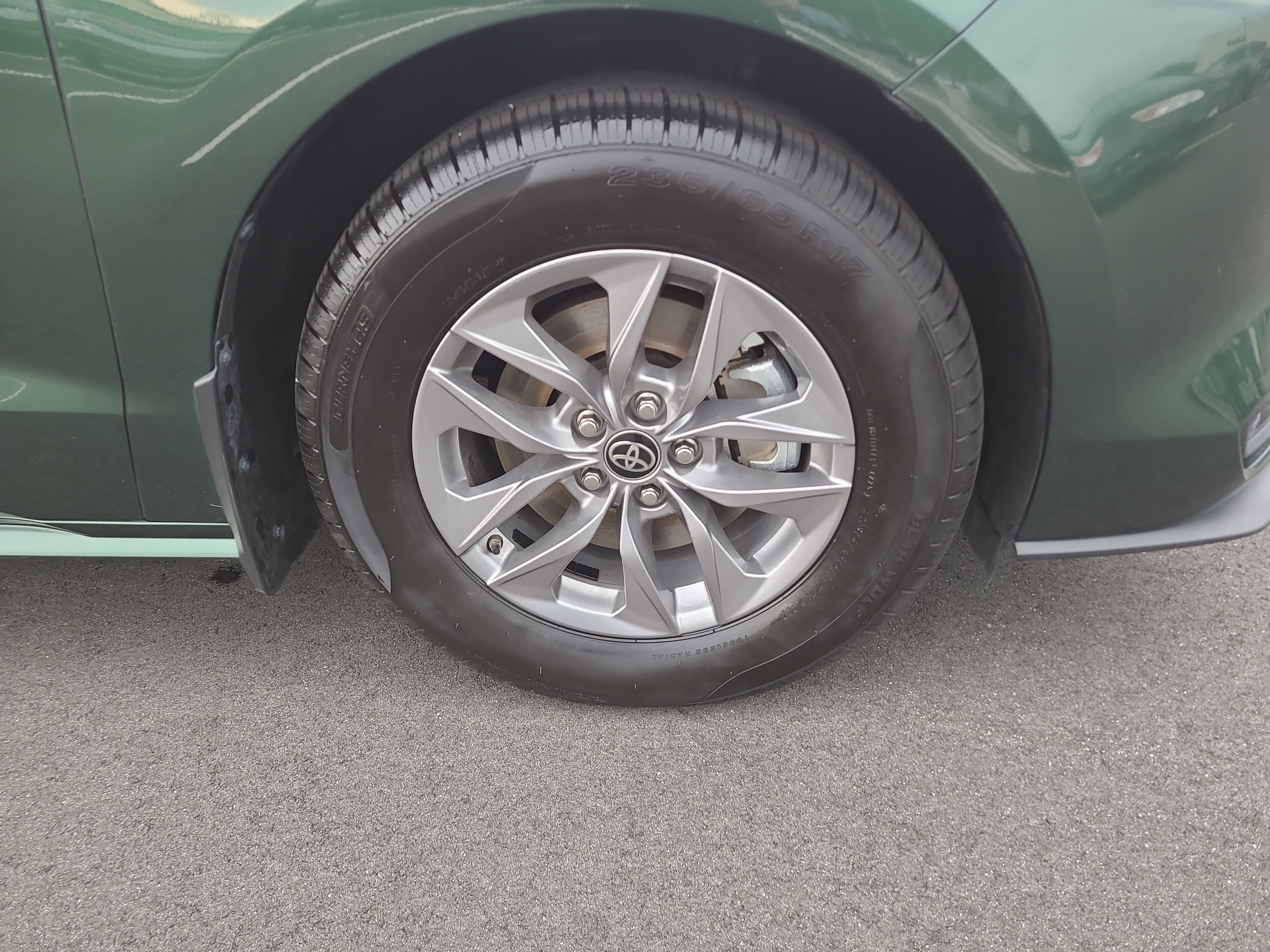 Certified 2025 Toyota Sienna XLE w/ XLE Plus Package AWD/4WD image 12