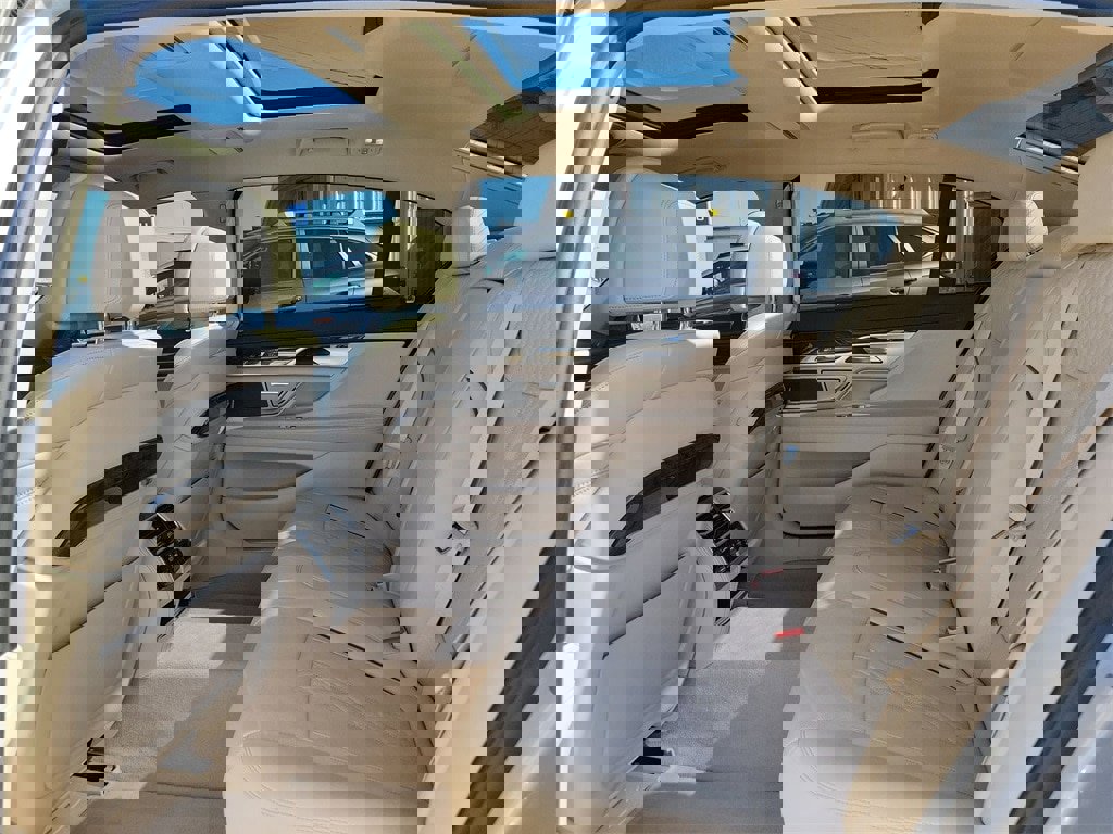 Used 2019 BMW 740i xDrive w/ Executive Package image 12