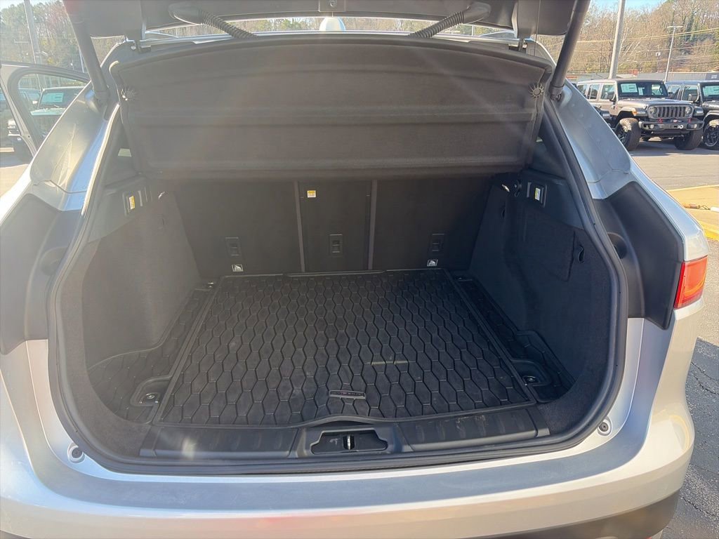 Used 2018 Jaguar F-PACE Prestige image 22