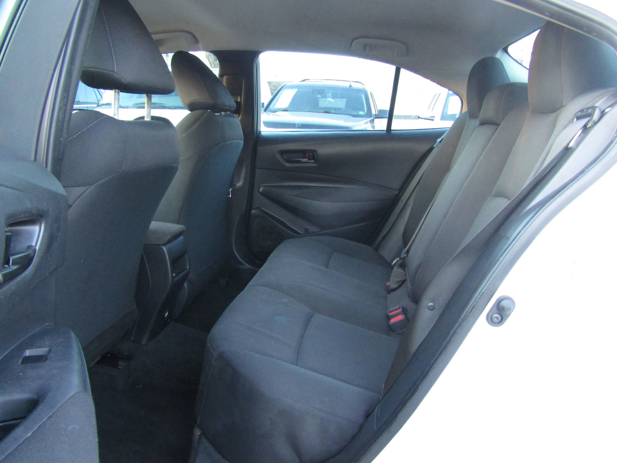 Used 2022 Toyota Corolla LE image 16