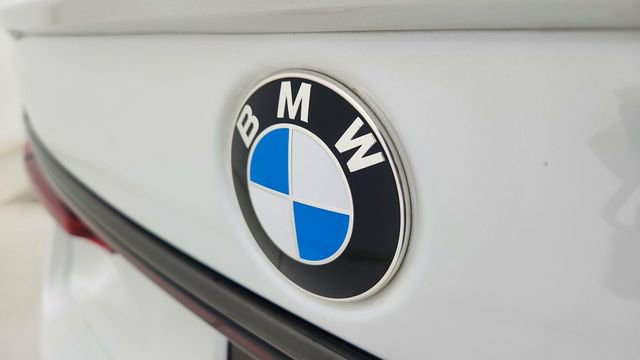 Used 2022 BMW 740i w/ M Sport Package image 16