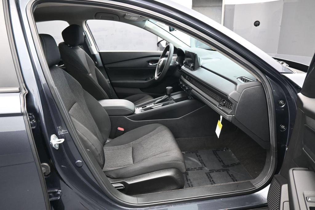 Used 2025 Honda Accord LX image 38