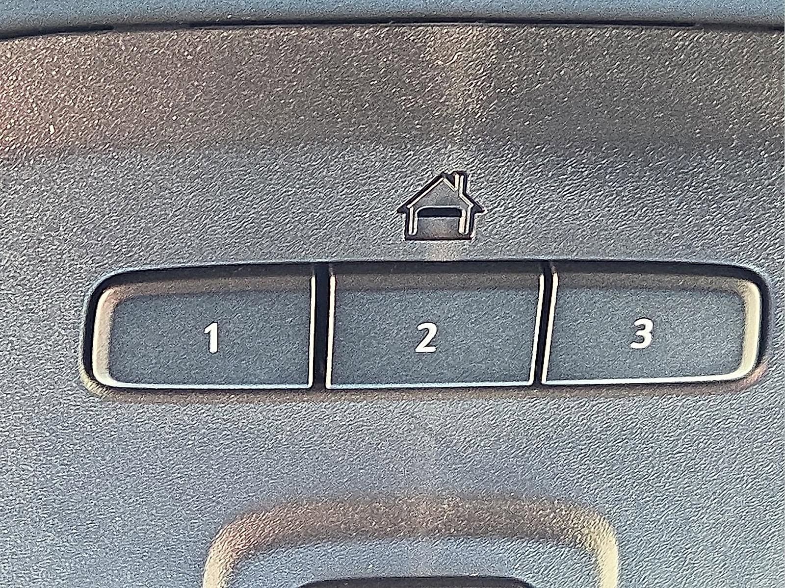 Certified 2023 Chevrolet Suburban Premier image 20