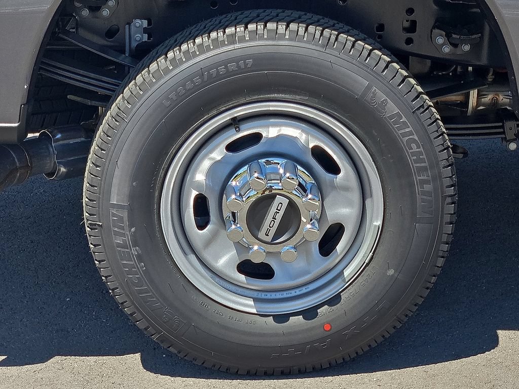 New 2025 Ford F350 XL w/ XL Chrome Package RWD image 7