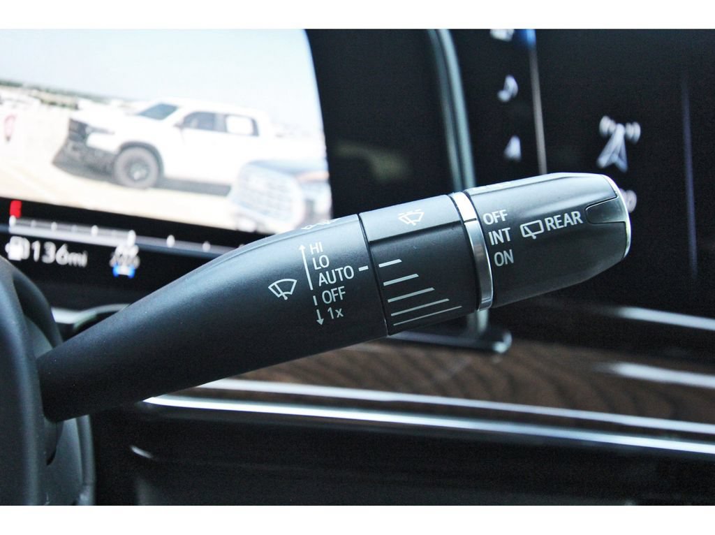 Used 2021 Cadillac Escalade Premium Luxury Platinum AWD/4WD image 19