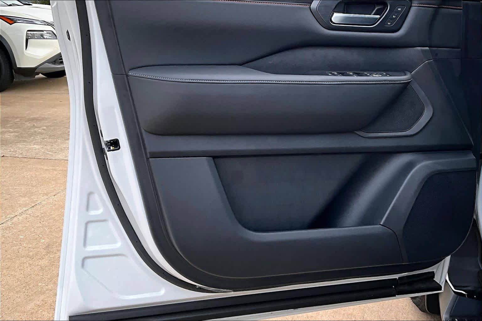 New 2026 Nissan Armada PRO-4X AWD/4WD image 10