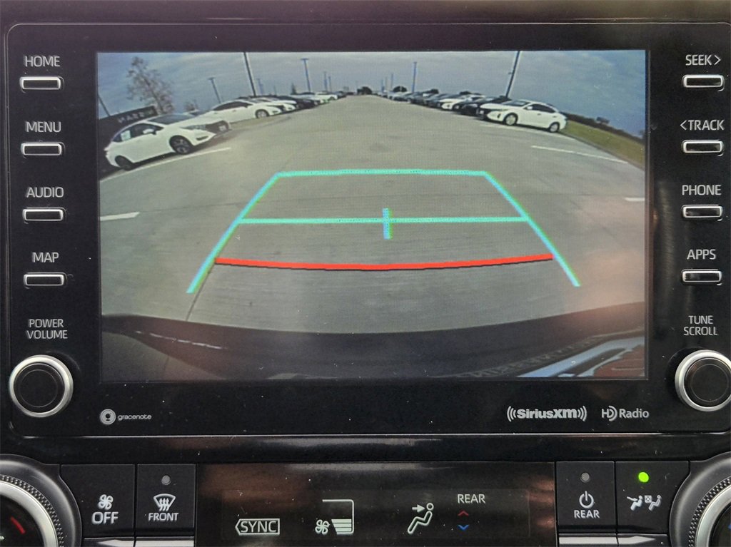 Used 2021 Toyota Highlander XLE image 17