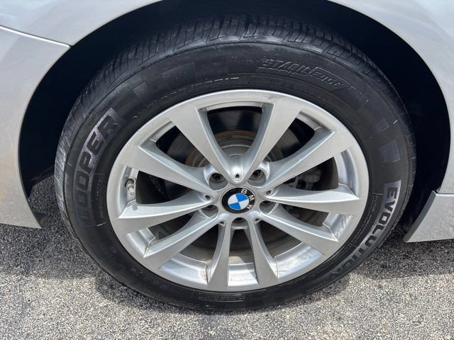 Used 2018 BMW 320i Sedan RWD image 11