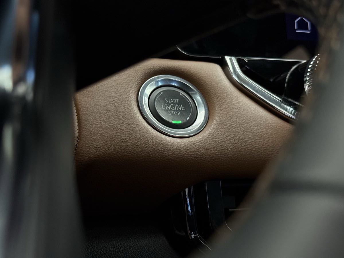 Used 2025 GMC Canyon AT4 w/ Technology Plus Package image 28