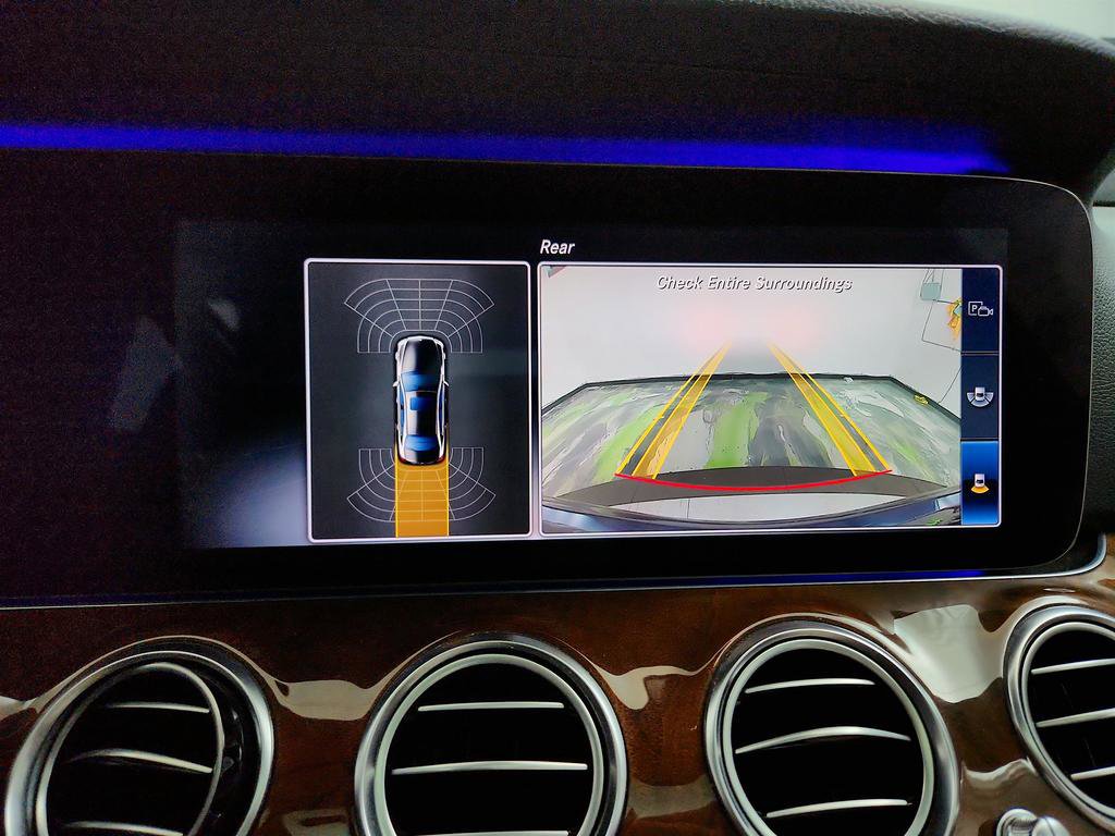 Used 2018 Mercedes-Benz E 300 4MATIC w/ Premium 2 Package image 21