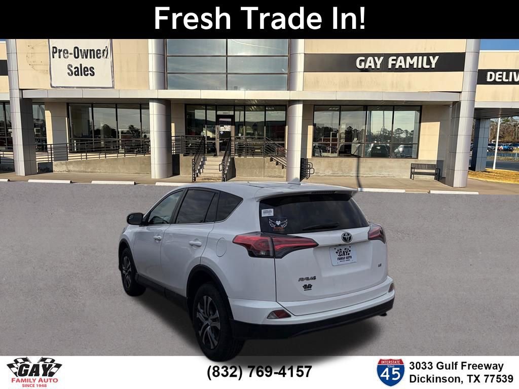 Used 2018 Toyota RAV4 LE FWD image 7