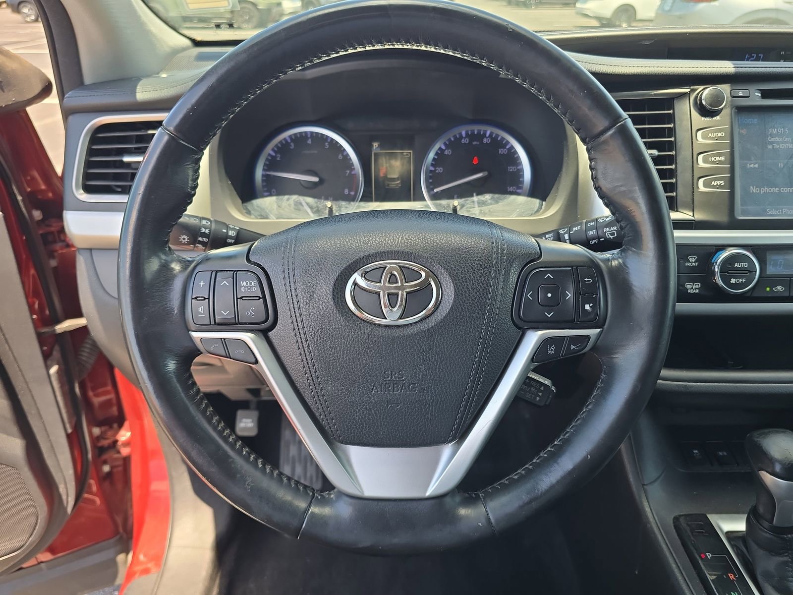 Used 2018 Toyota Highlander SE FWD image 25