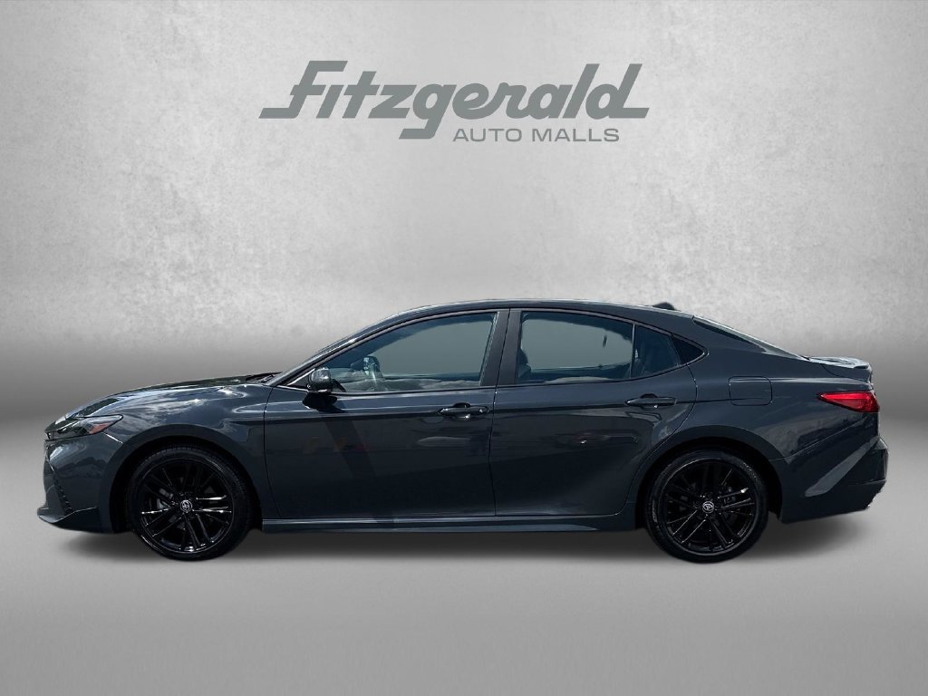 Used 2025 Toyota Camry SE FWD image 5