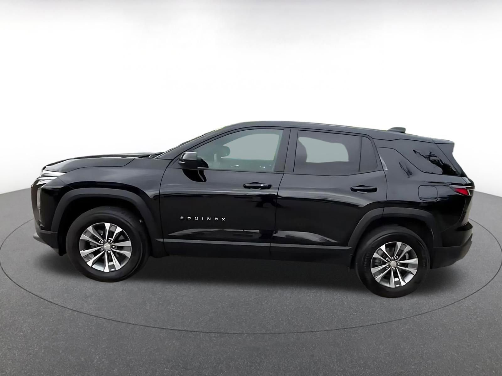 Used 2025 Chevrolet Equinox LT FWD image 10