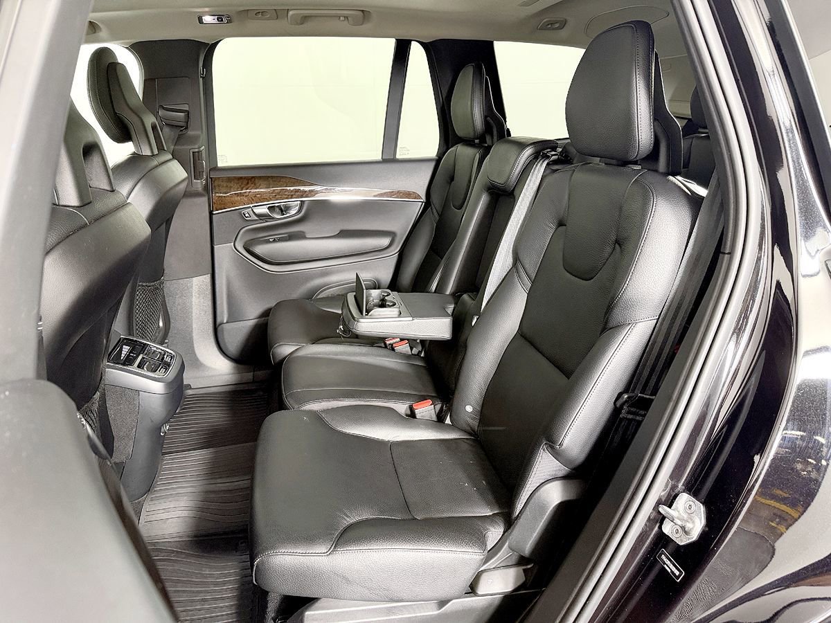 Used 2016 Volvo XC90 T6 Momentum w/ Momentum Plus Package AWD/4WD image 37
