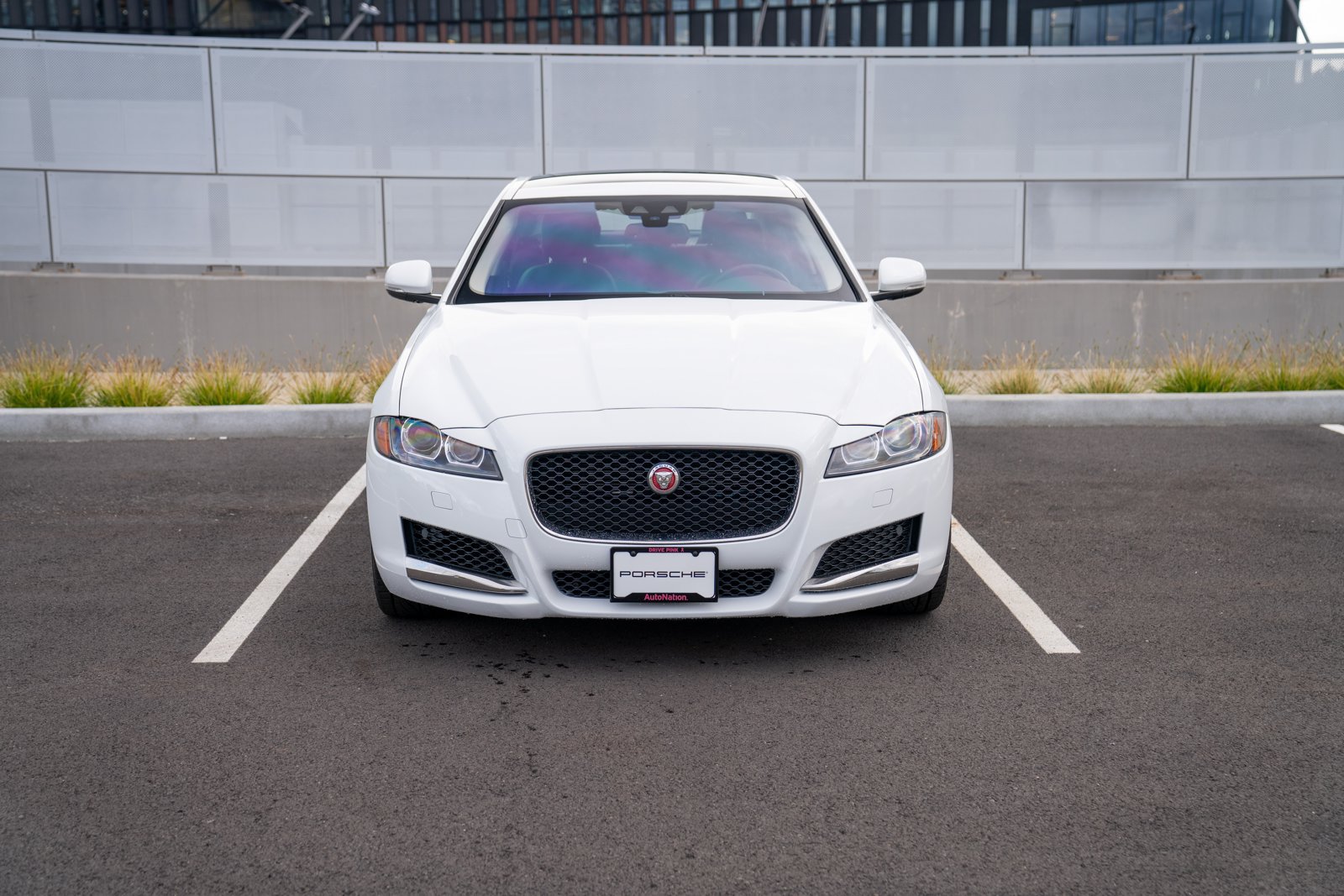 Used 2018 Jaguar XF Premium AWD/4WD image 6