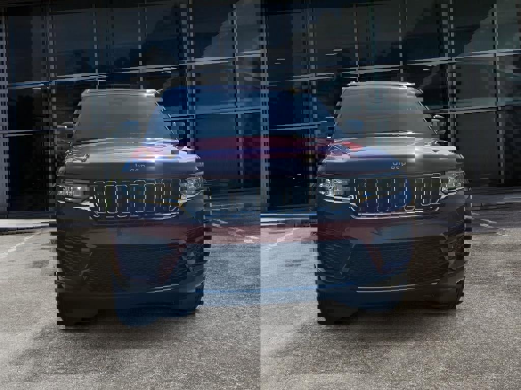 New 2025 Jeep Grand Cherokee Laredo X w/ Luxury Tech Group I image 2