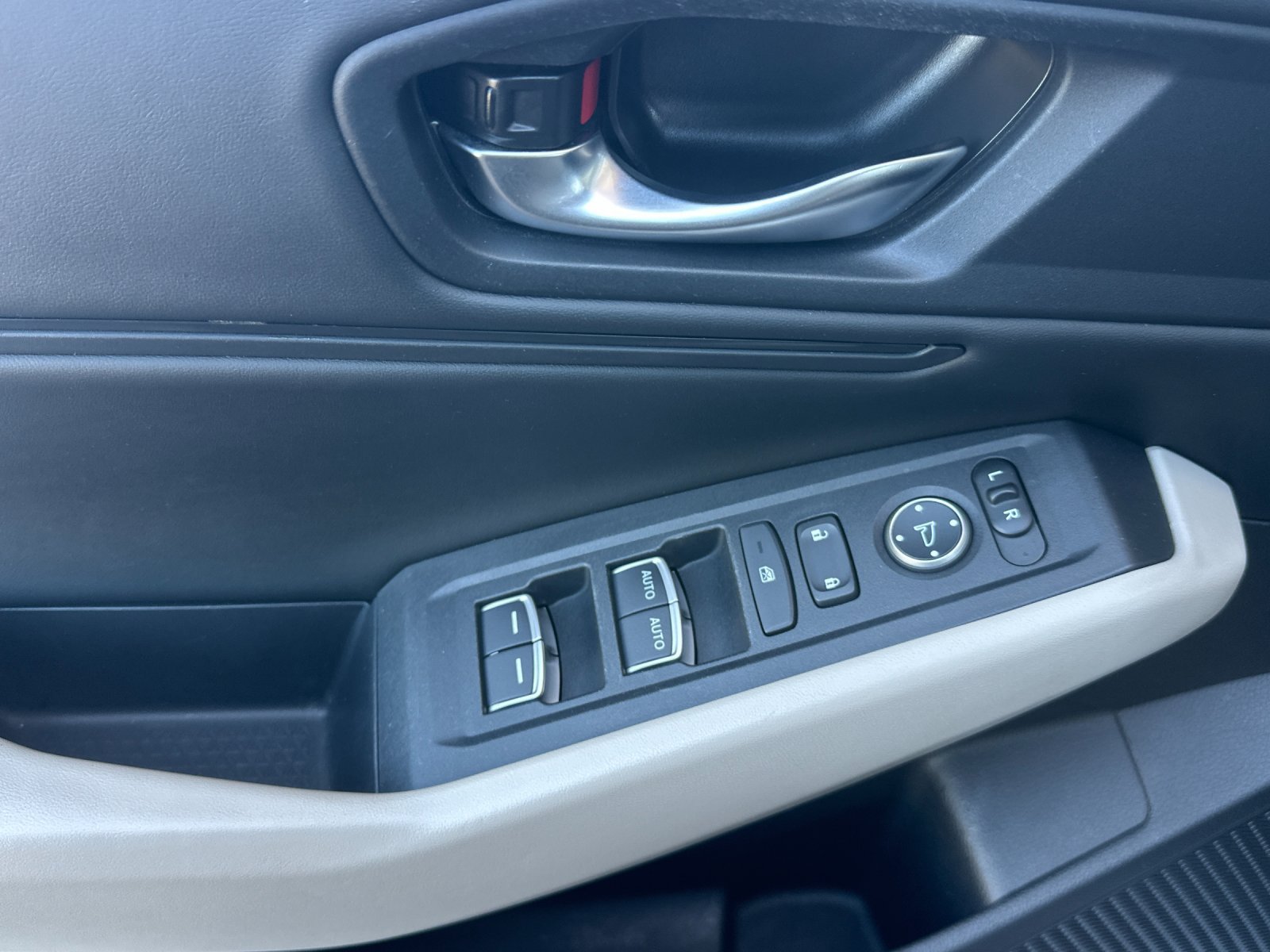 Used 2023 Honda Accord EX image 11