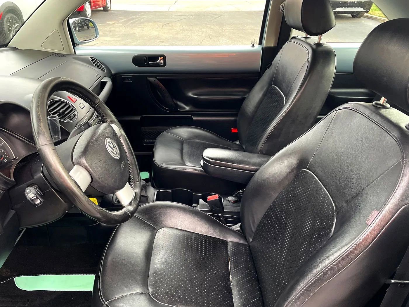 Used 2009 Volkswagen Beetle S image 12