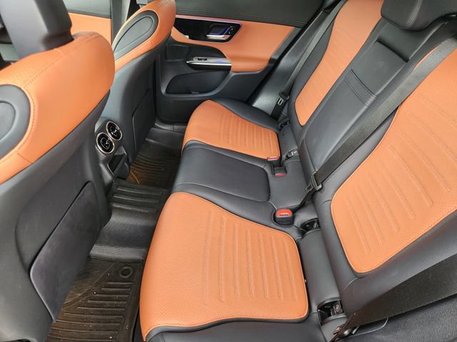 Used 2024 Mercedes-Benz GLC 300 4MATIC image 30